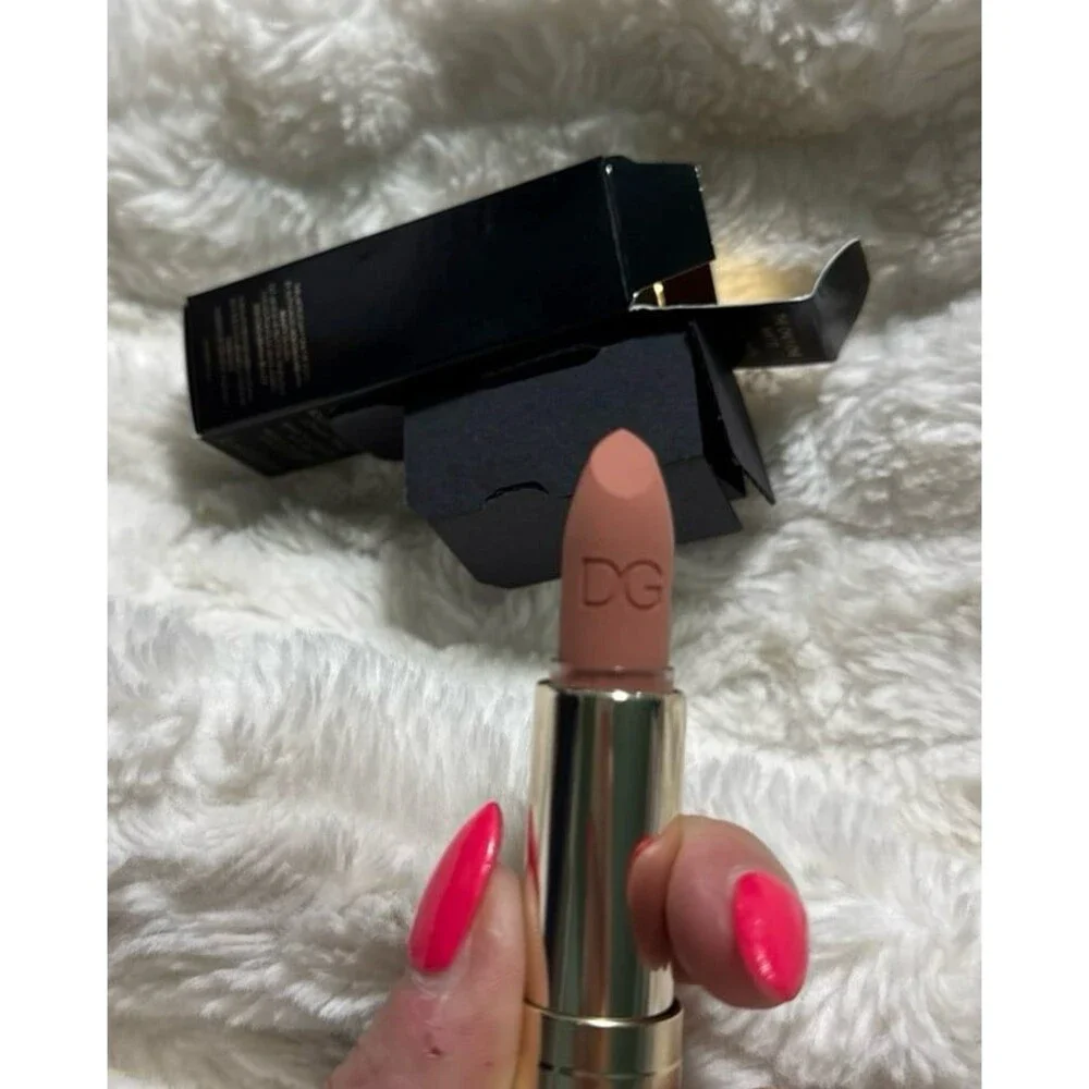 D & G Dolce and Gabbana The Only One Matte Lipstick 115 Silky Nude